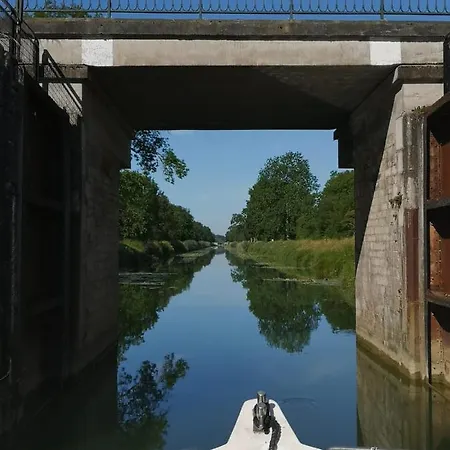 Penichette Terrasse Vue Sur L'Eau Dijon Centre Botel